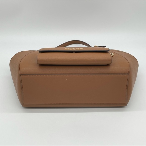 Michael Kors Chain Tote & Trifold Wallet Luggage - Picture 9 of 12